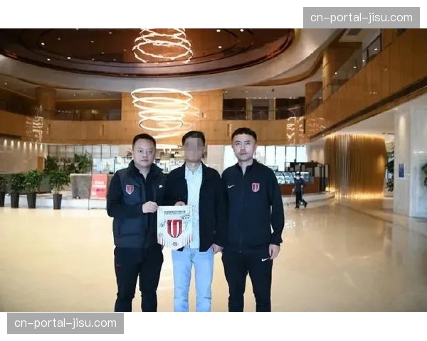 “蓉城力量”远征军再现，超过千名球迷随队赴青岛助威